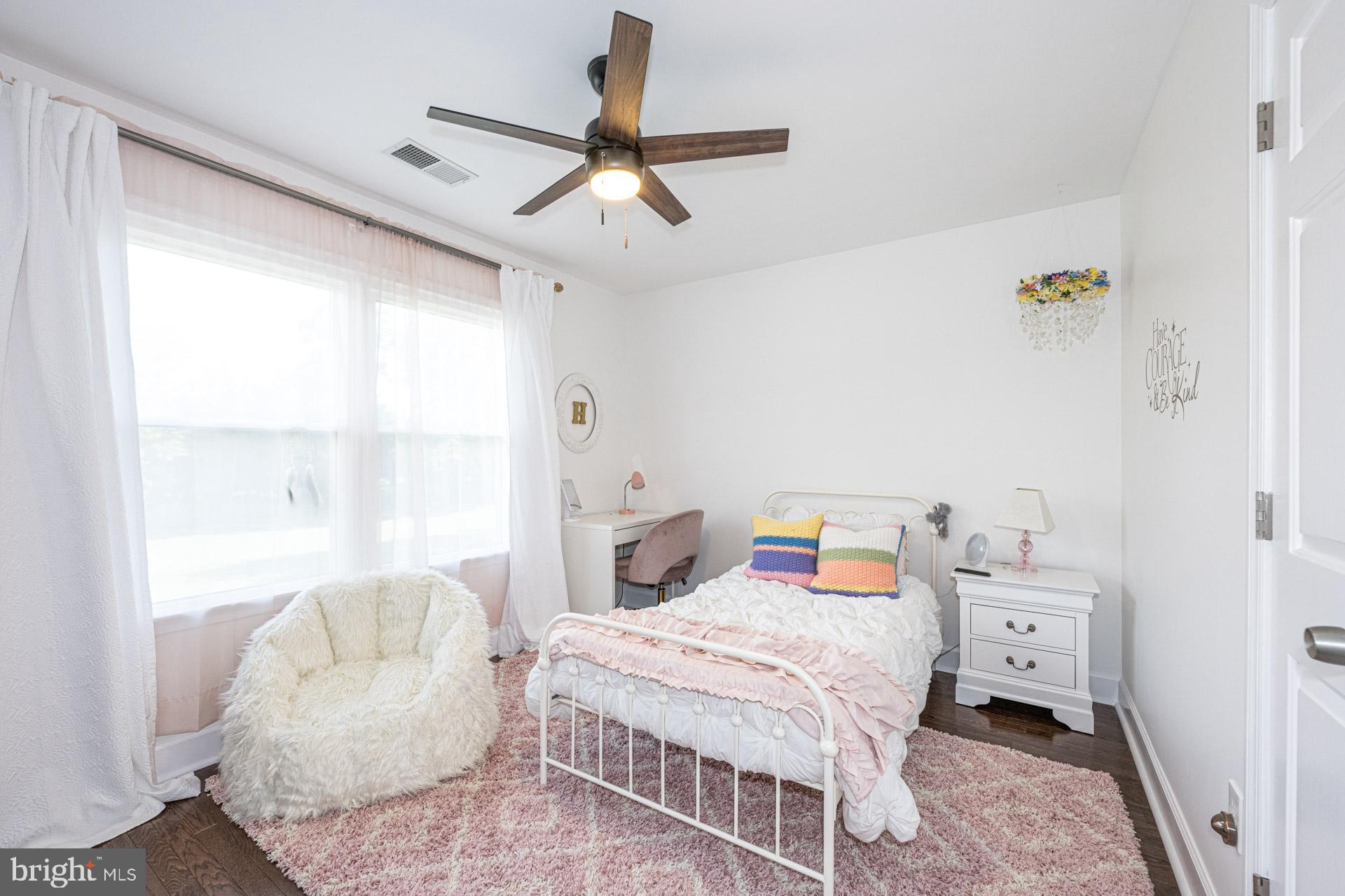 ENGLISH MEADOWS - Residential