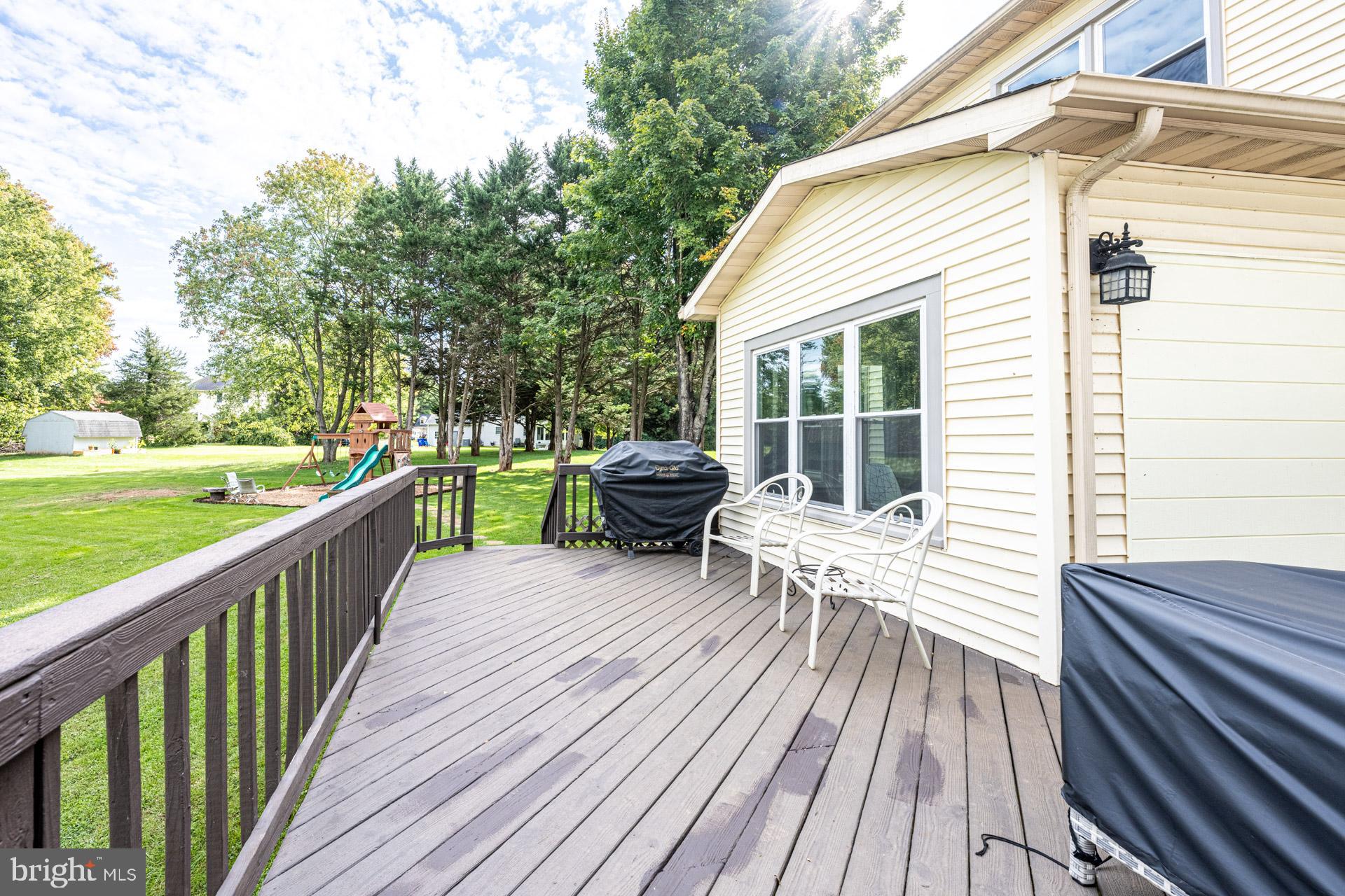 ENGLISH MEADOWS - Residential