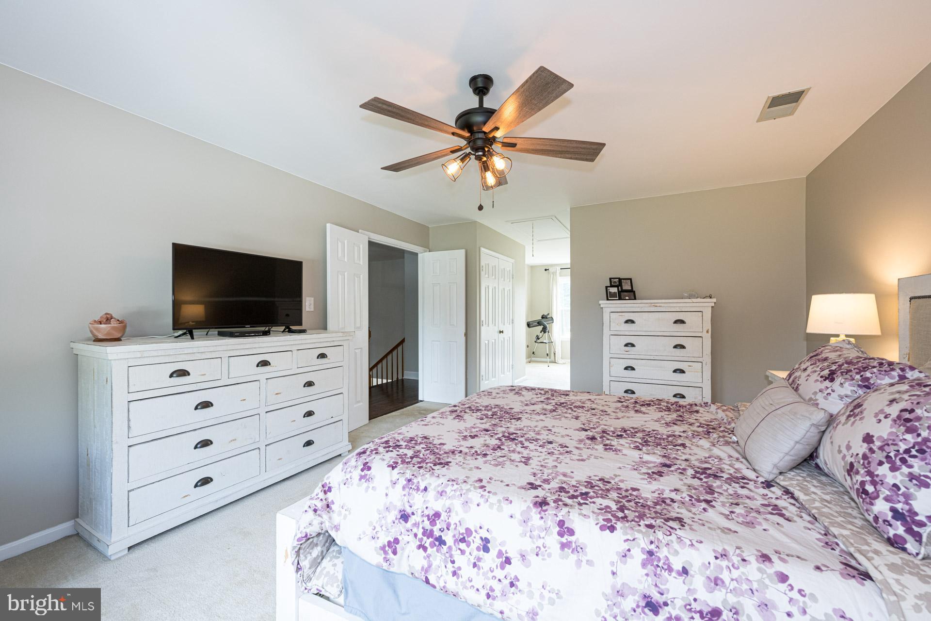 ENGLISH MEADOWS - Residential