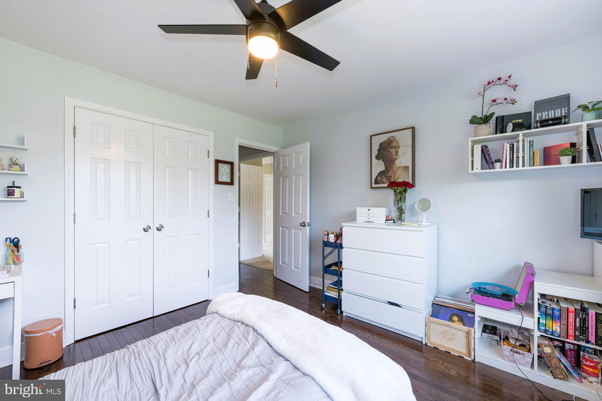 ENGLISH MEADOWS - Residential