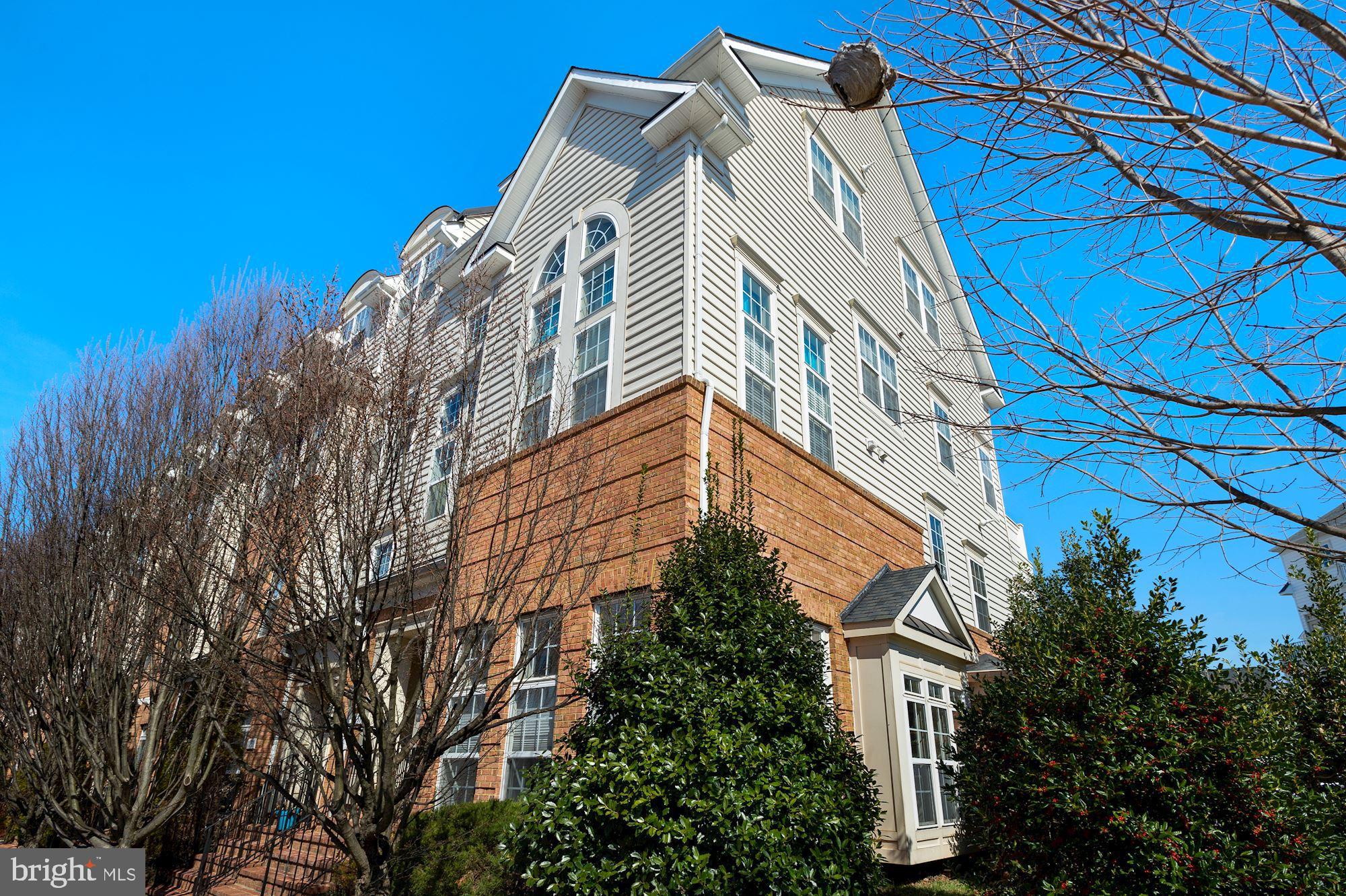 THE TOWNES AT VILLAGE PLACE - Residential