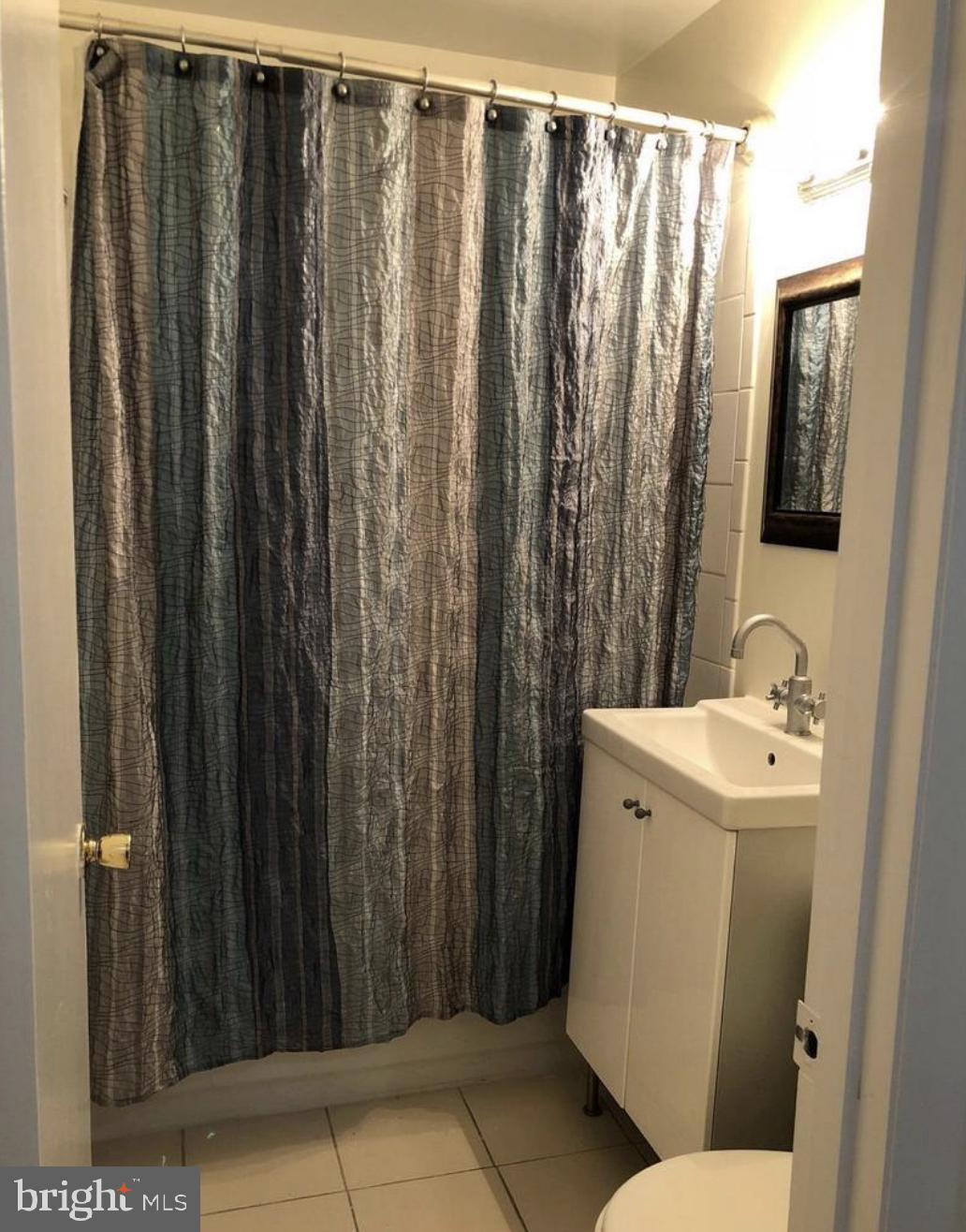 PARKSIDE CONDOMINIUMS - Residential Lease