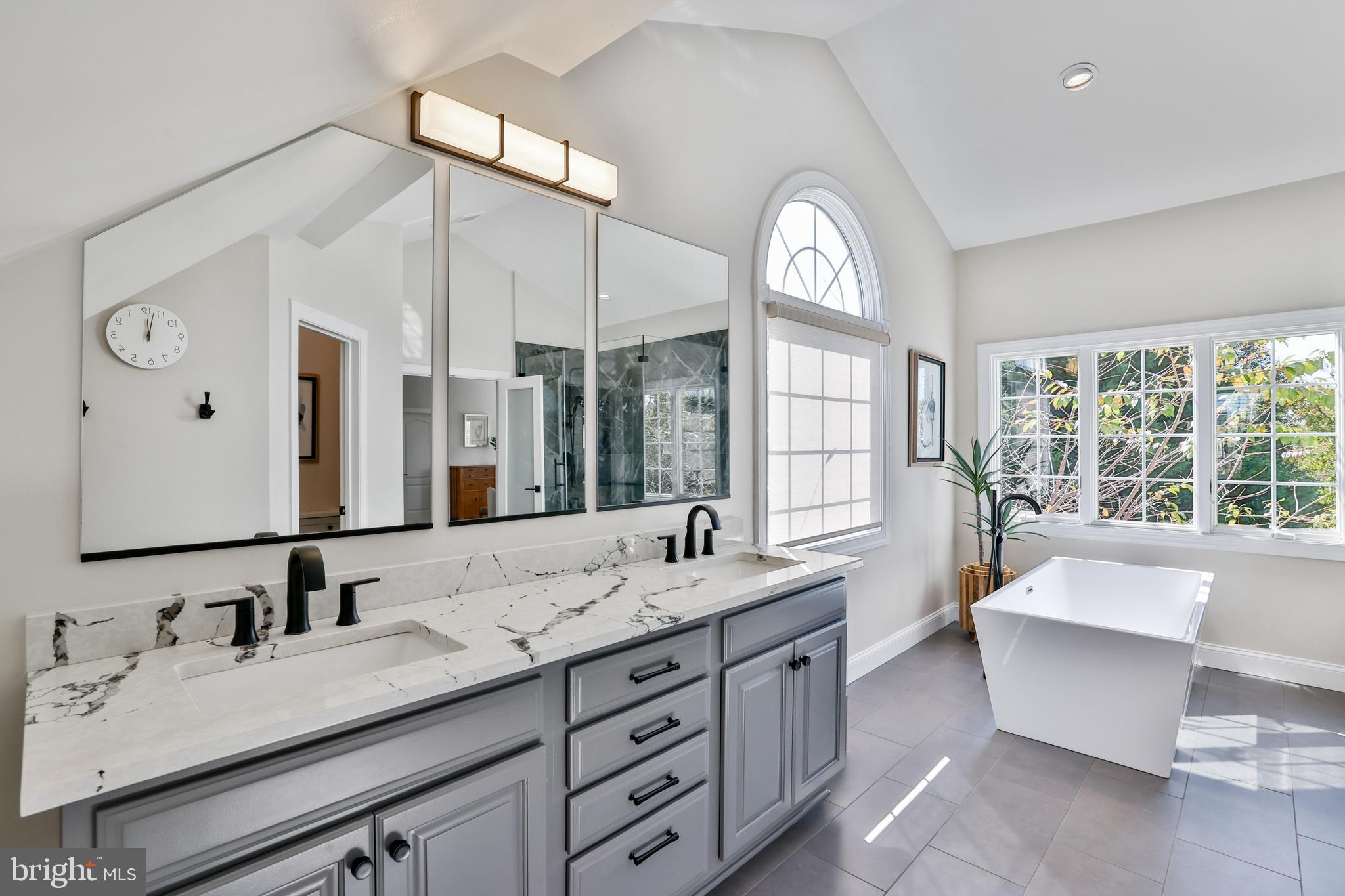 RASPBERRY FALLS - Residential