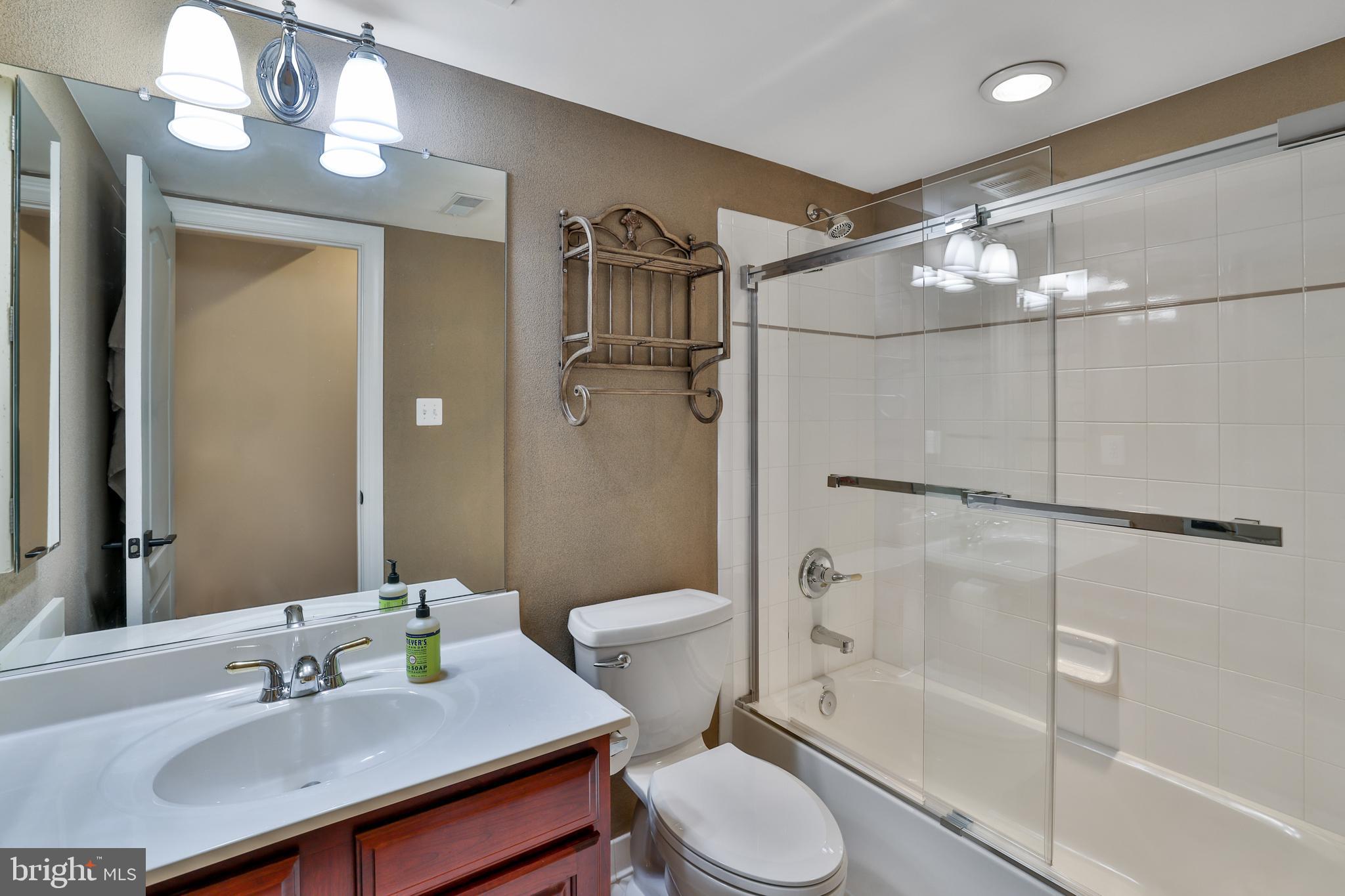 RASPBERRY FALLS - Residential