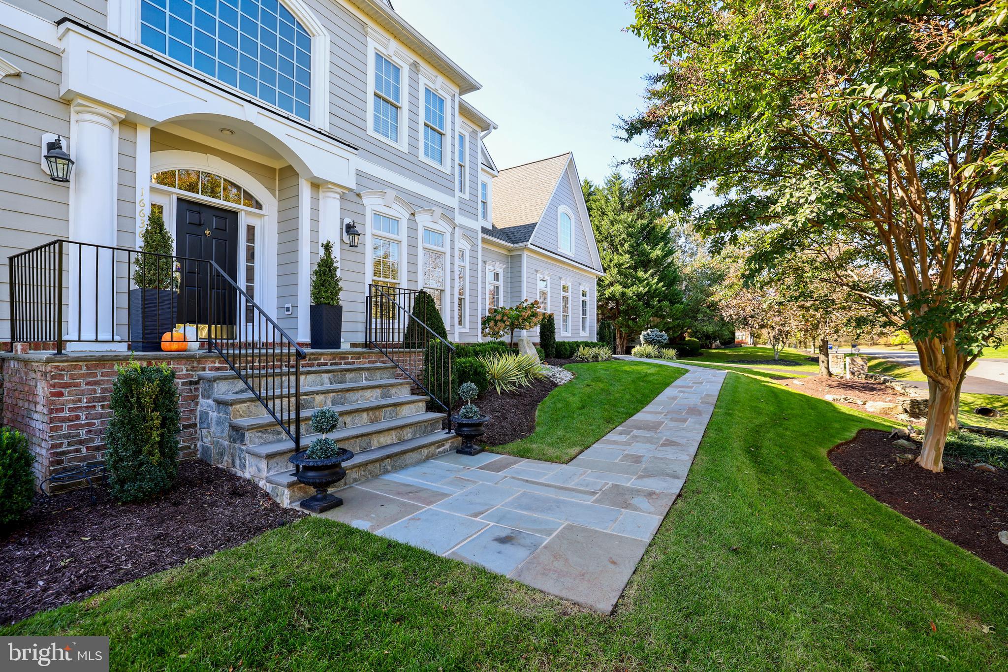 RASPBERRY FALLS - Residential