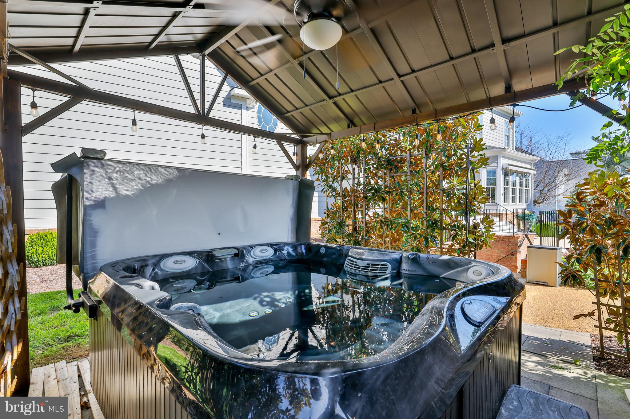 RASPBERRY FALLS - Residential