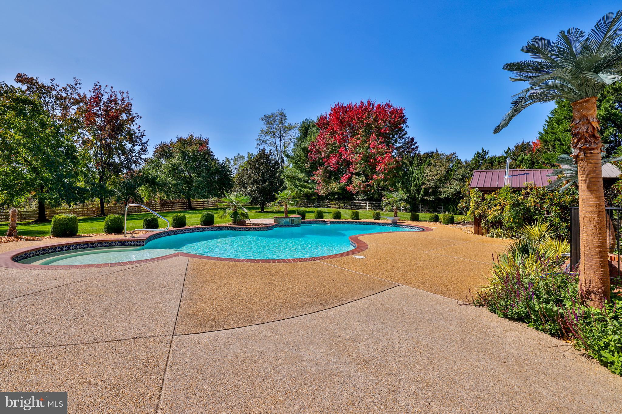 RASPBERRY FALLS - Residential