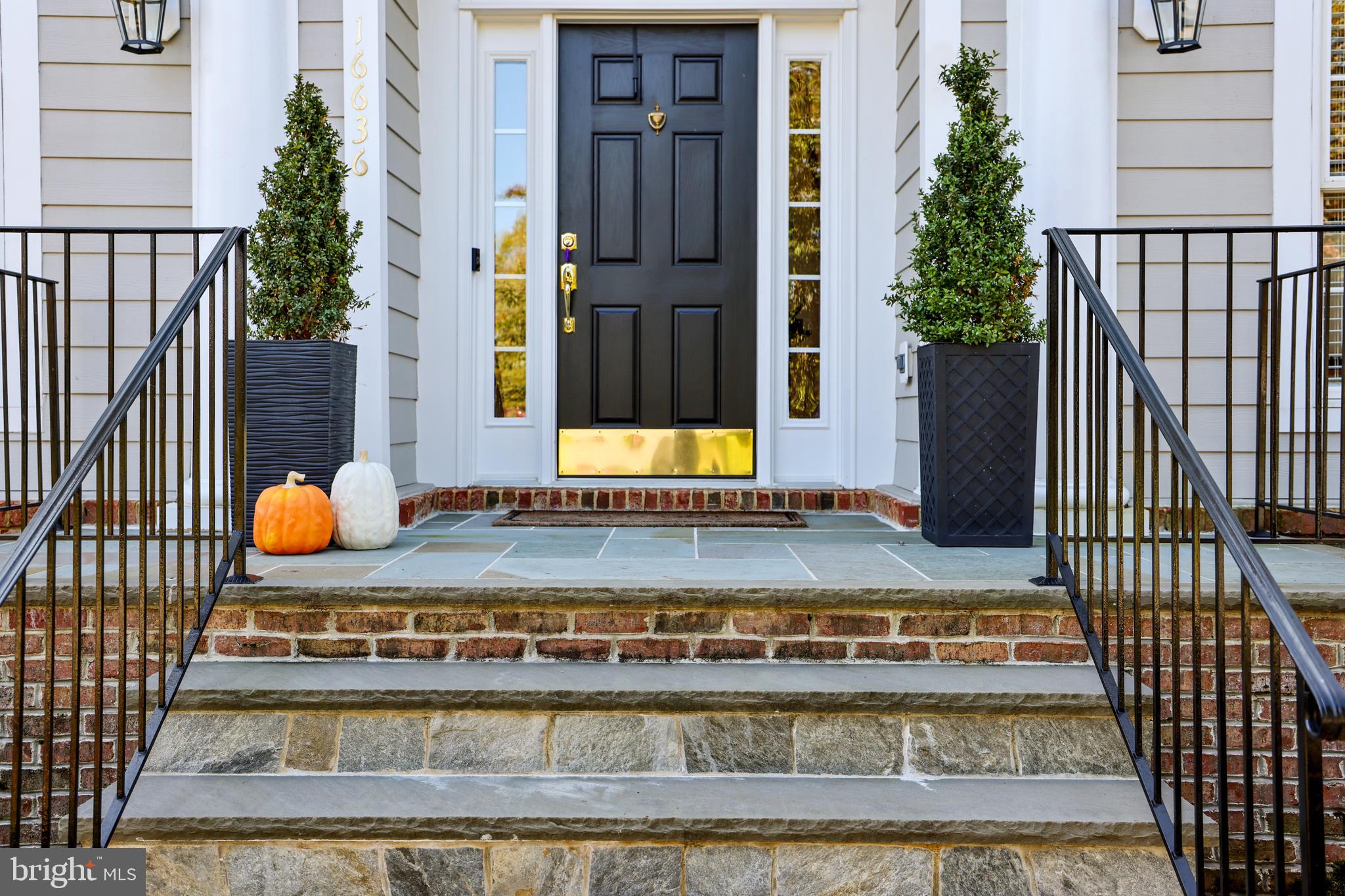 RASPBERRY FALLS - Residential