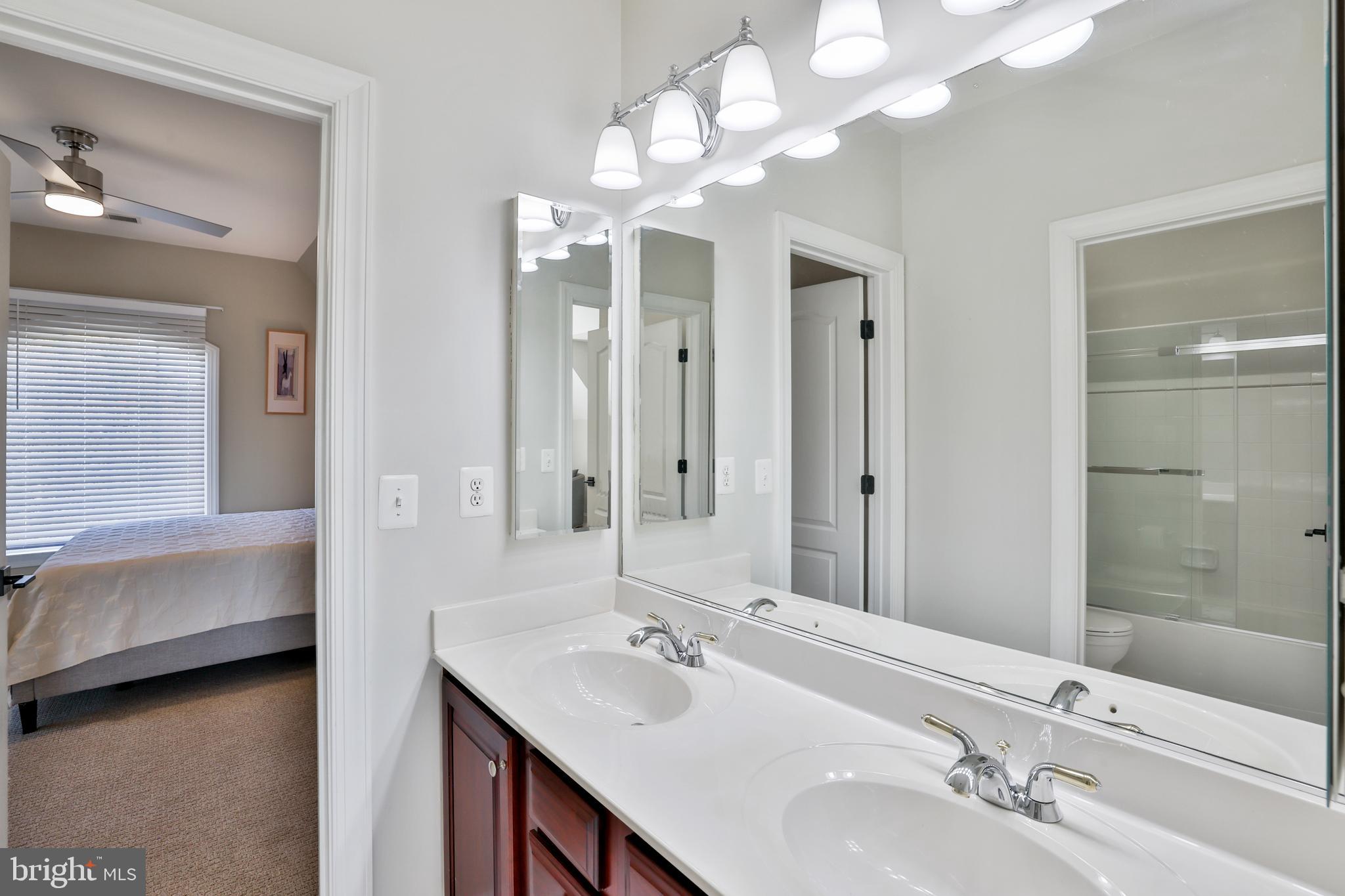 RASPBERRY FALLS - Residential