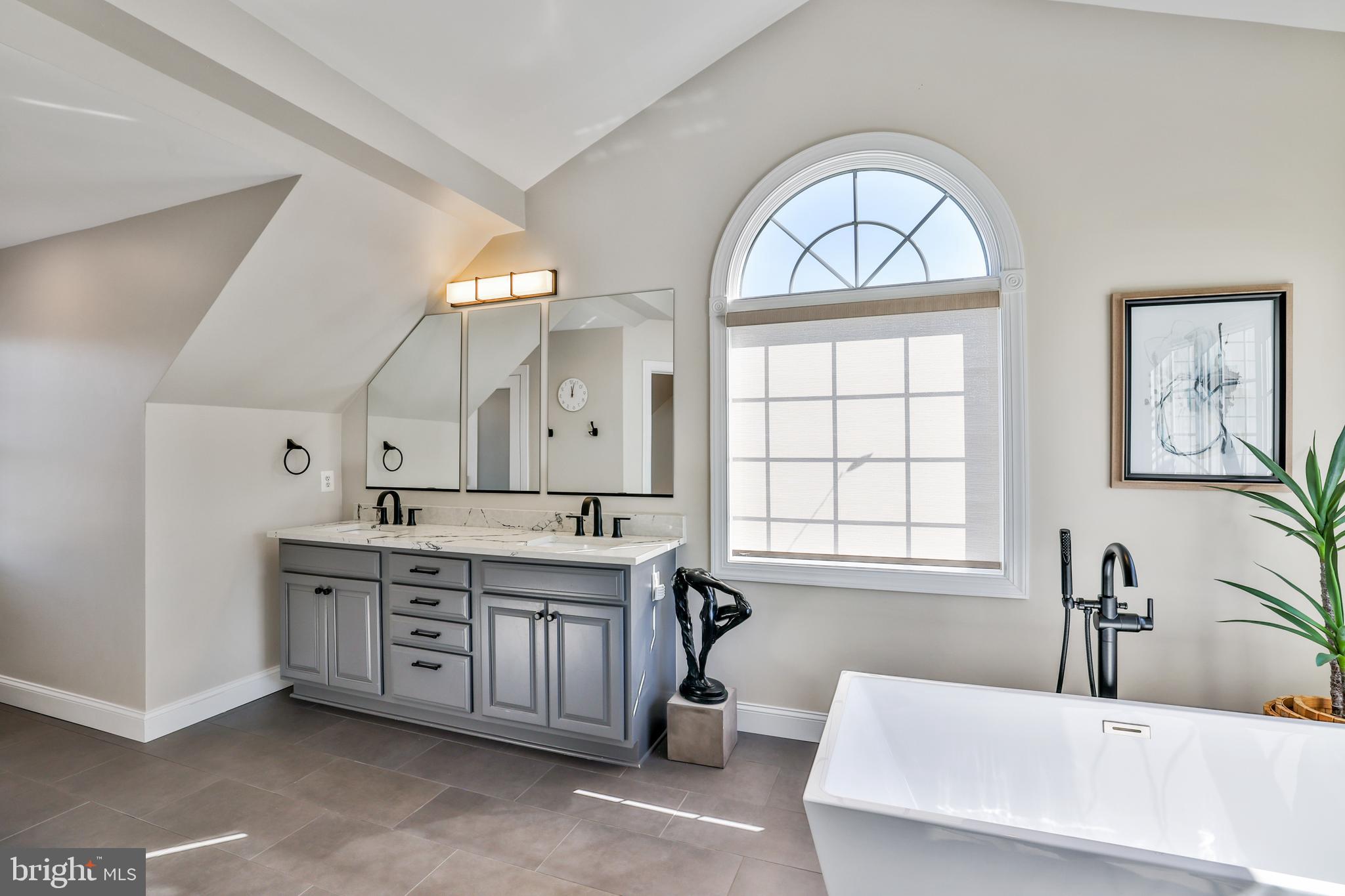 RASPBERRY FALLS - Residential