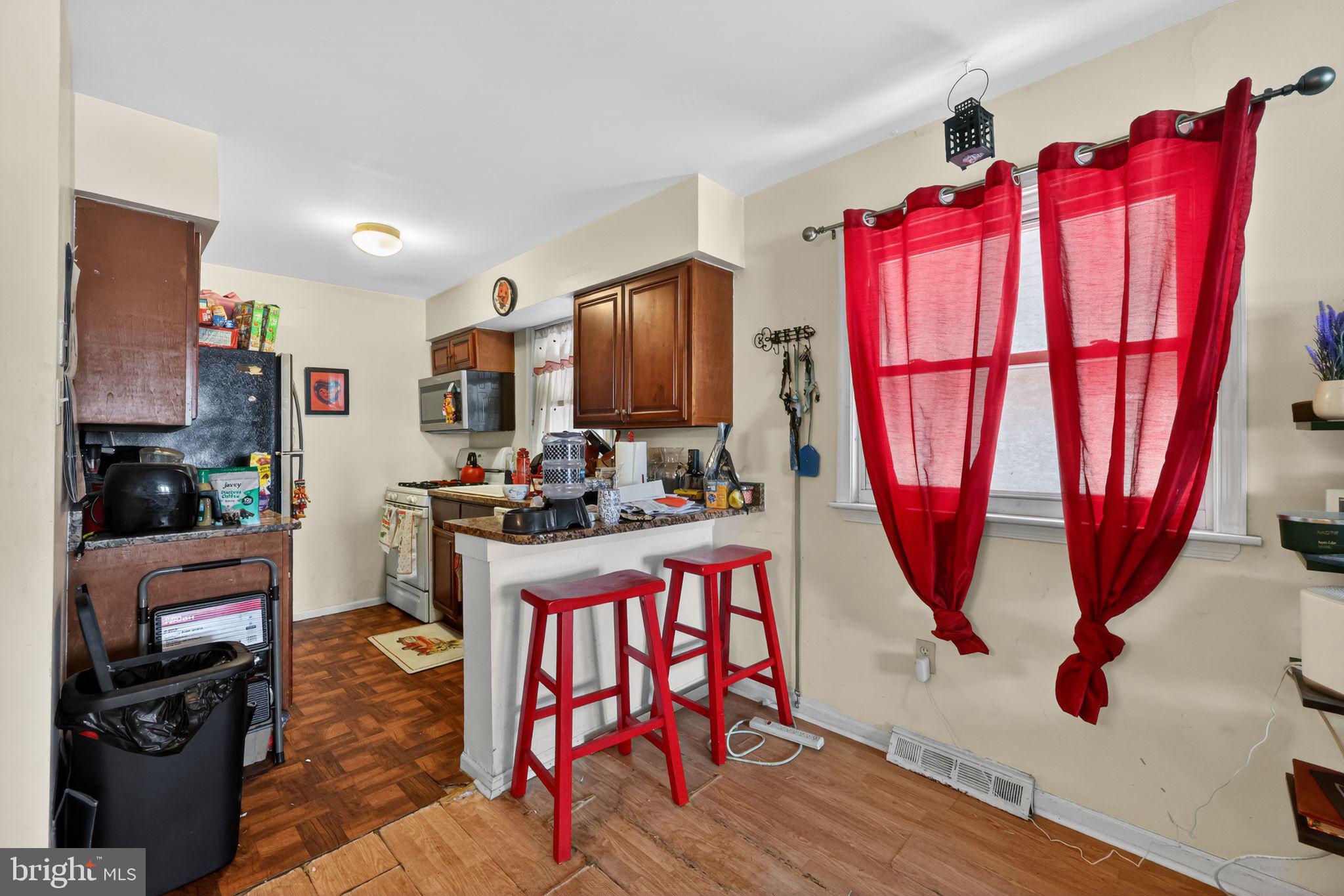 HILL CREST - Residential Income