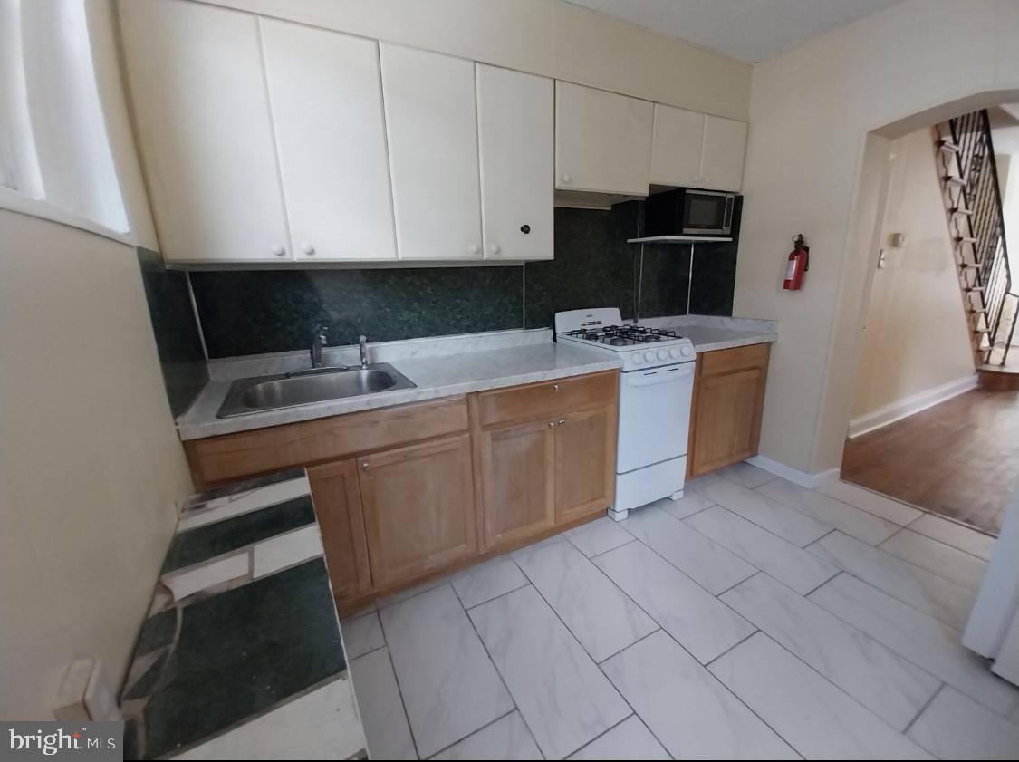 ITALIAN MARKET - Residential Lease