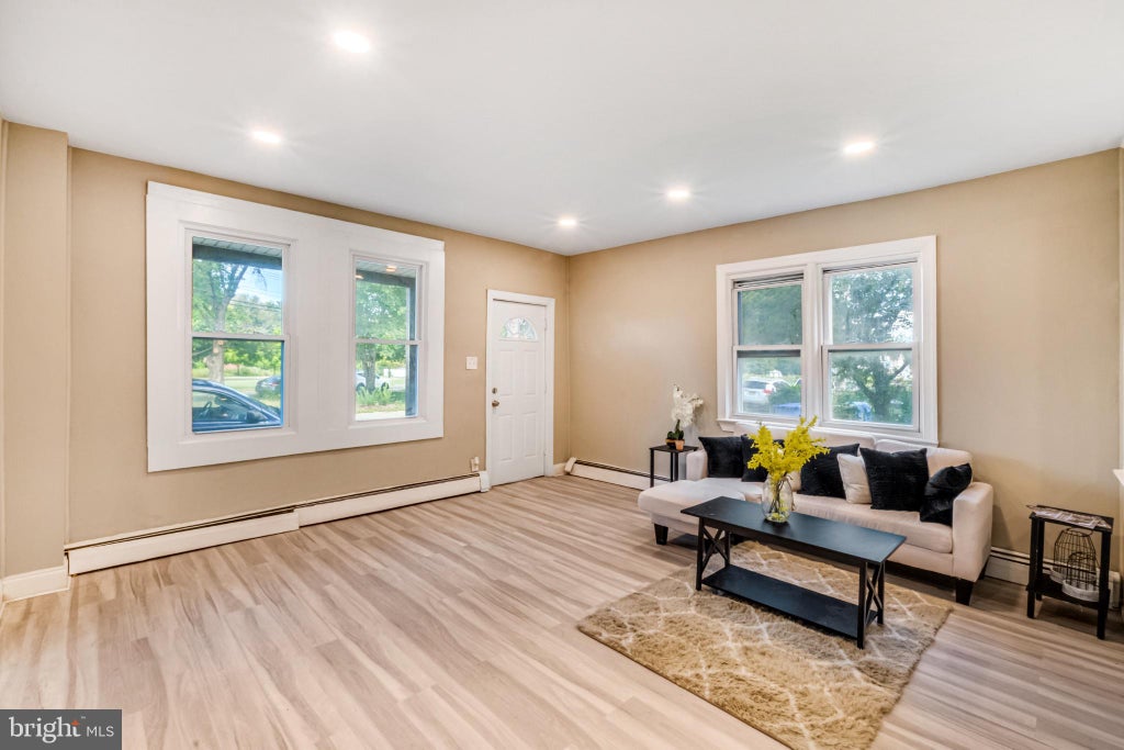 Photo of 518 Columbus Road, BURLINGTON, NJ 08016 (MLS # NJBL2121270)