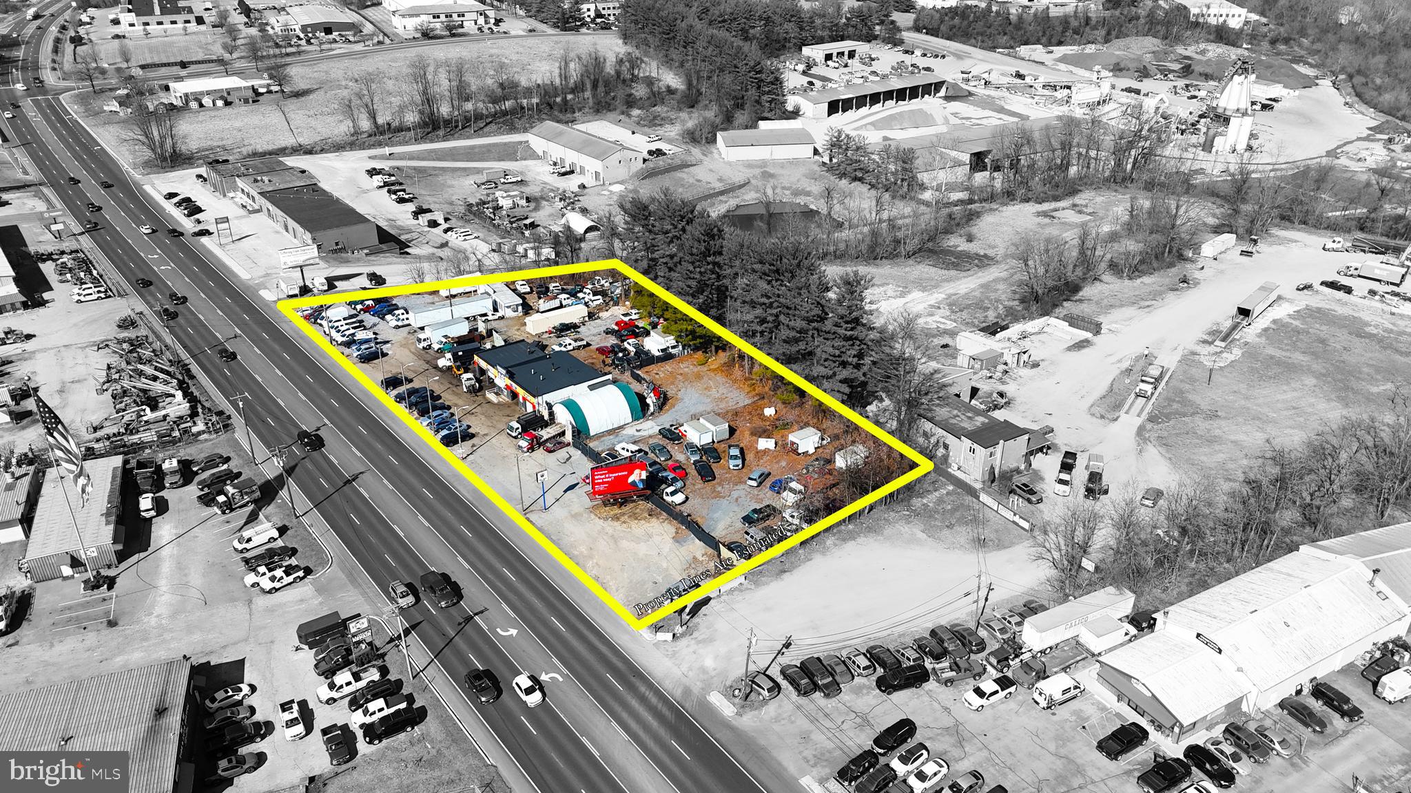 Main image without alt text