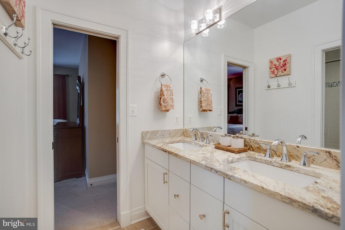 ADDISON HEIGHTS - Residential