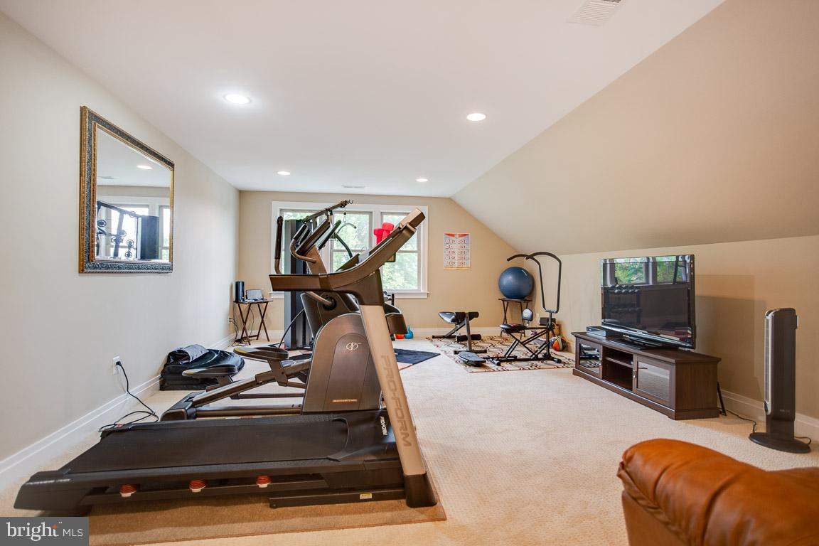 ADDISON HEIGHTS - Residential