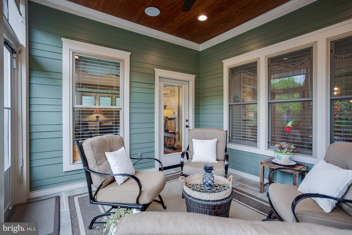 ADDISON HEIGHTS - Residential