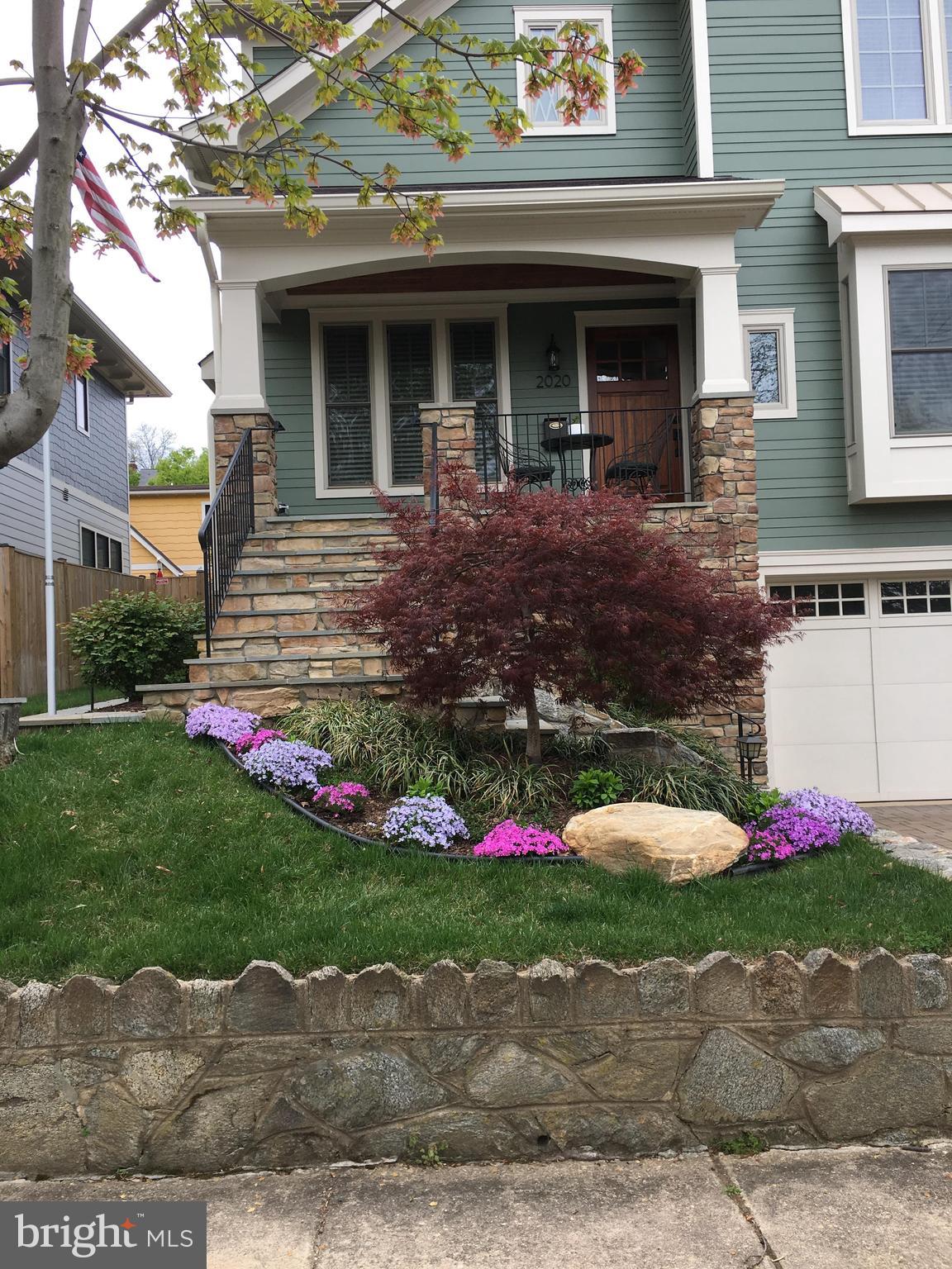 ADDISON HEIGHTS - Residential