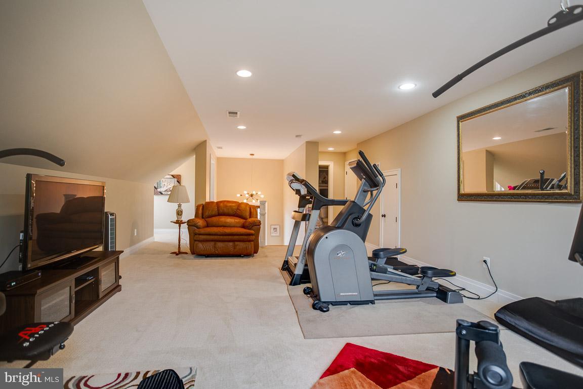 ADDISON HEIGHTS - Residential