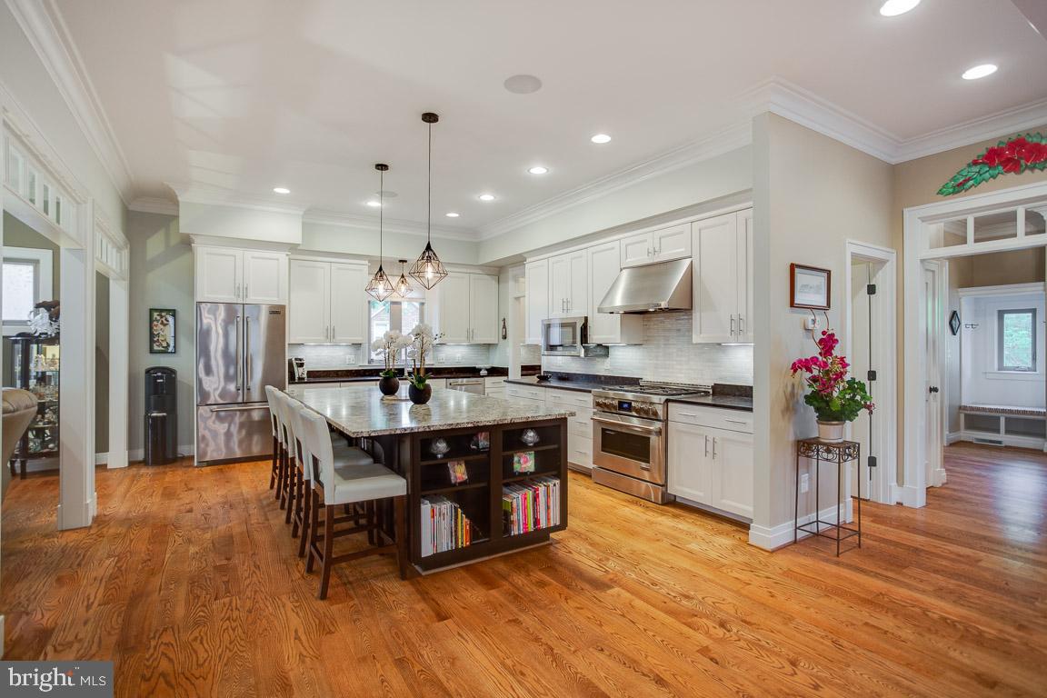 ADDISON HEIGHTS - Residential