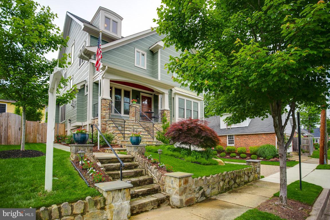 ADDISON HEIGHTS - Residential