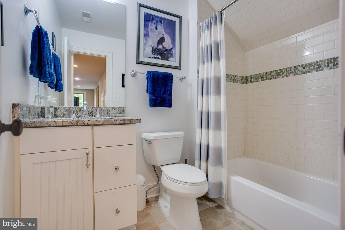 ADDISON HEIGHTS - Residential