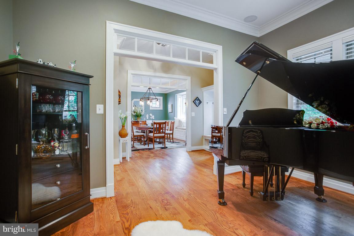 ADDISON HEIGHTS - Residential