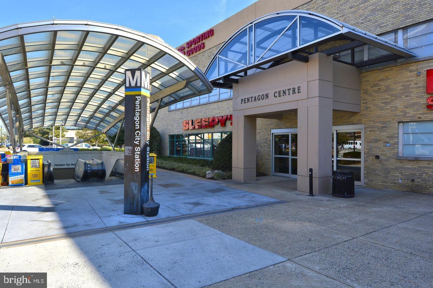 ADDISON HEIGHTS - Residential