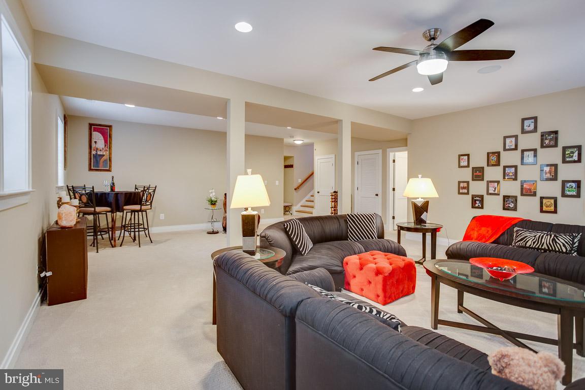 ADDISON HEIGHTS - Residential