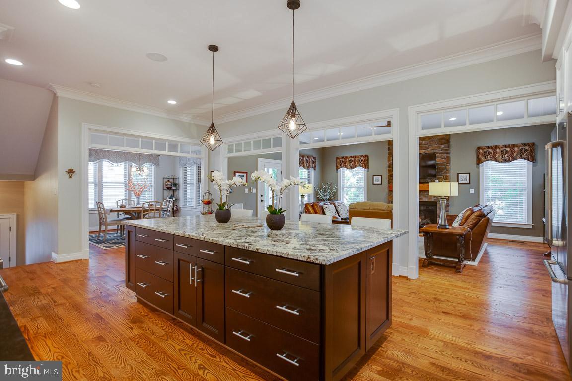 ADDISON HEIGHTS - Residential