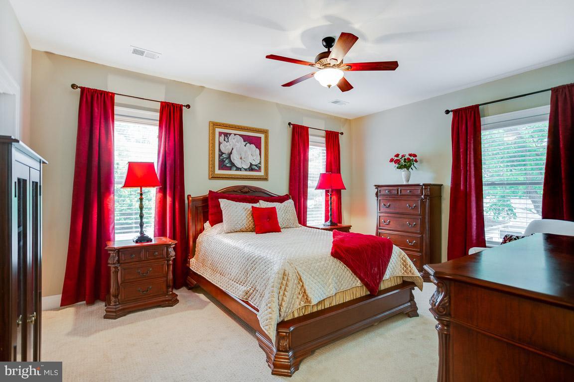 ADDISON HEIGHTS - Residential