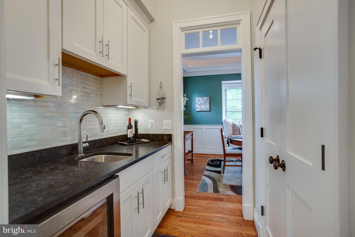 ADDISON HEIGHTS - Residential