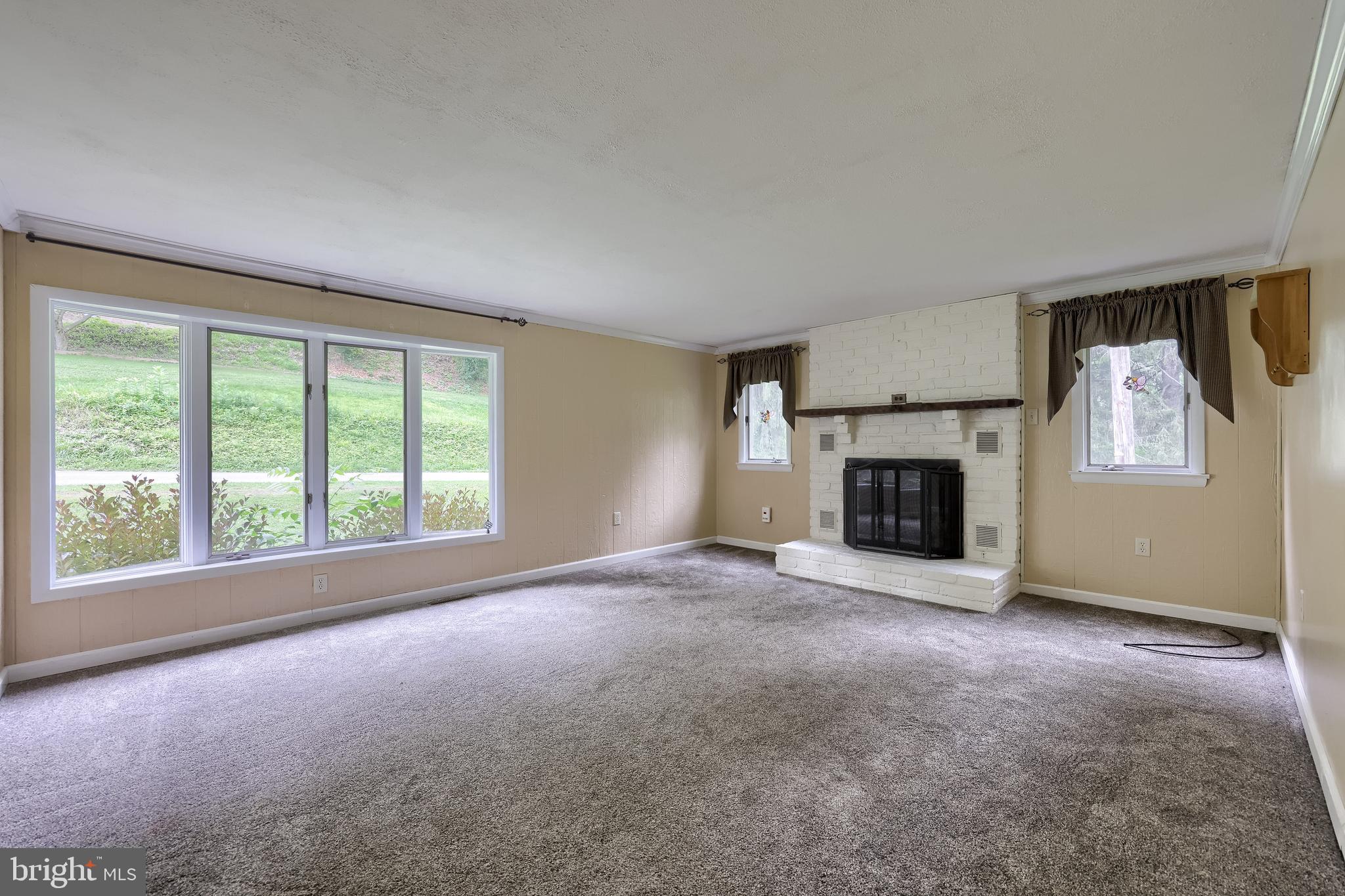 125 MEADOW ROAD