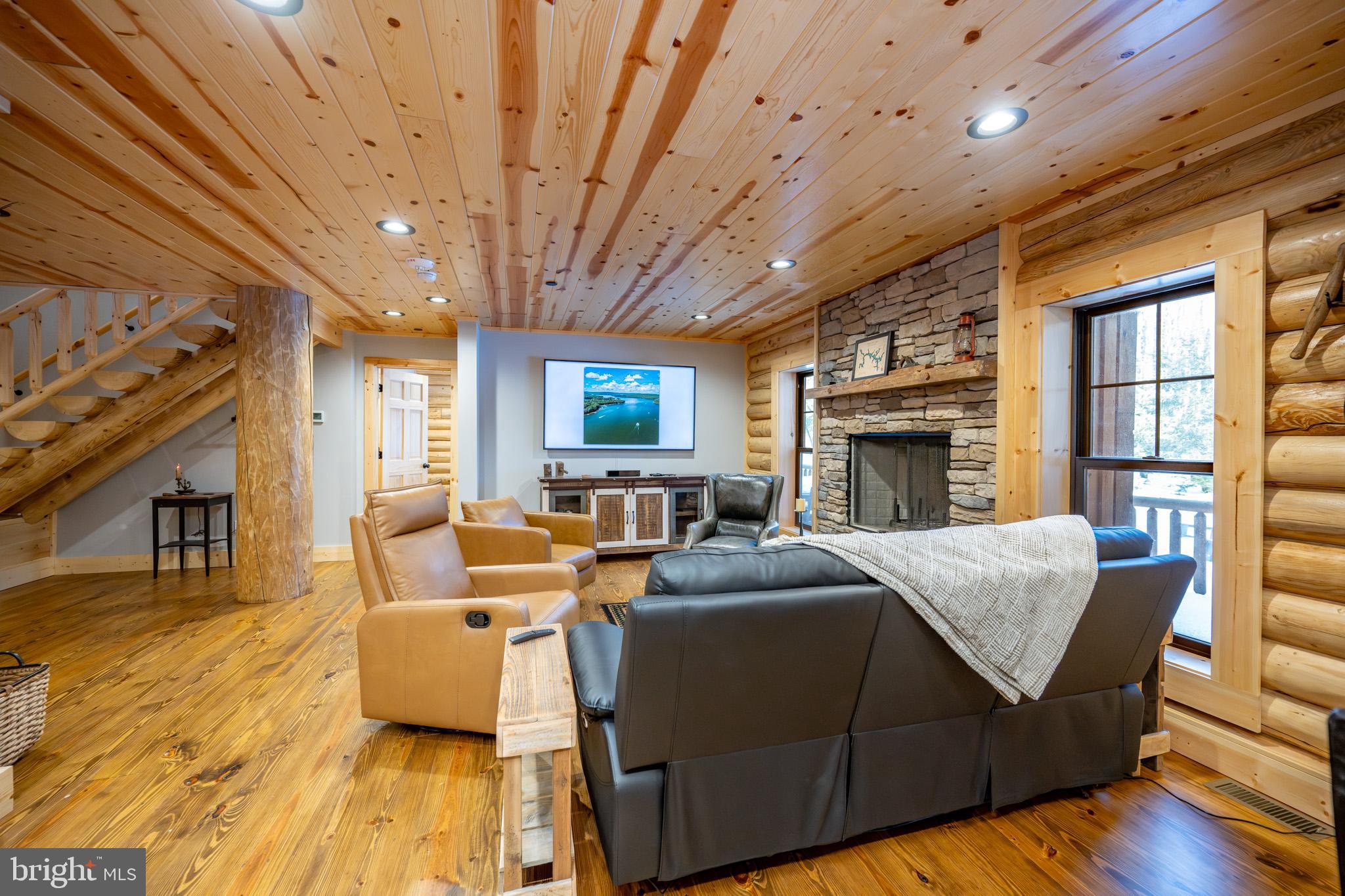 SWALLOW FALLS - Residential