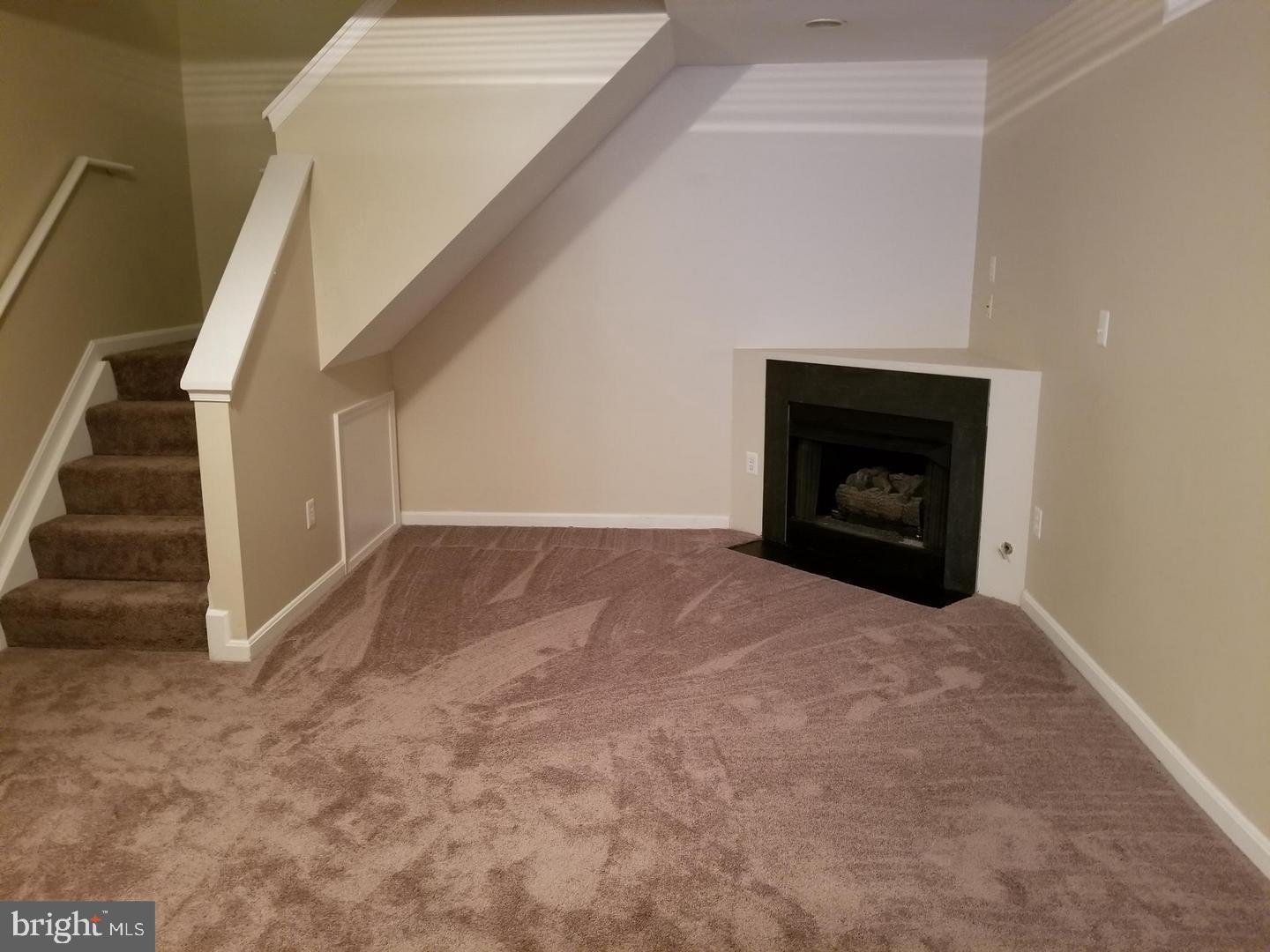 SARATOGA SPRINGS - Residential