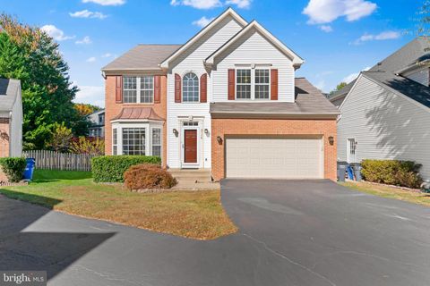 Photo of 9786 Lorraine Carol Way, LORTON, VA 22079 (MLS # VAFX2276376)