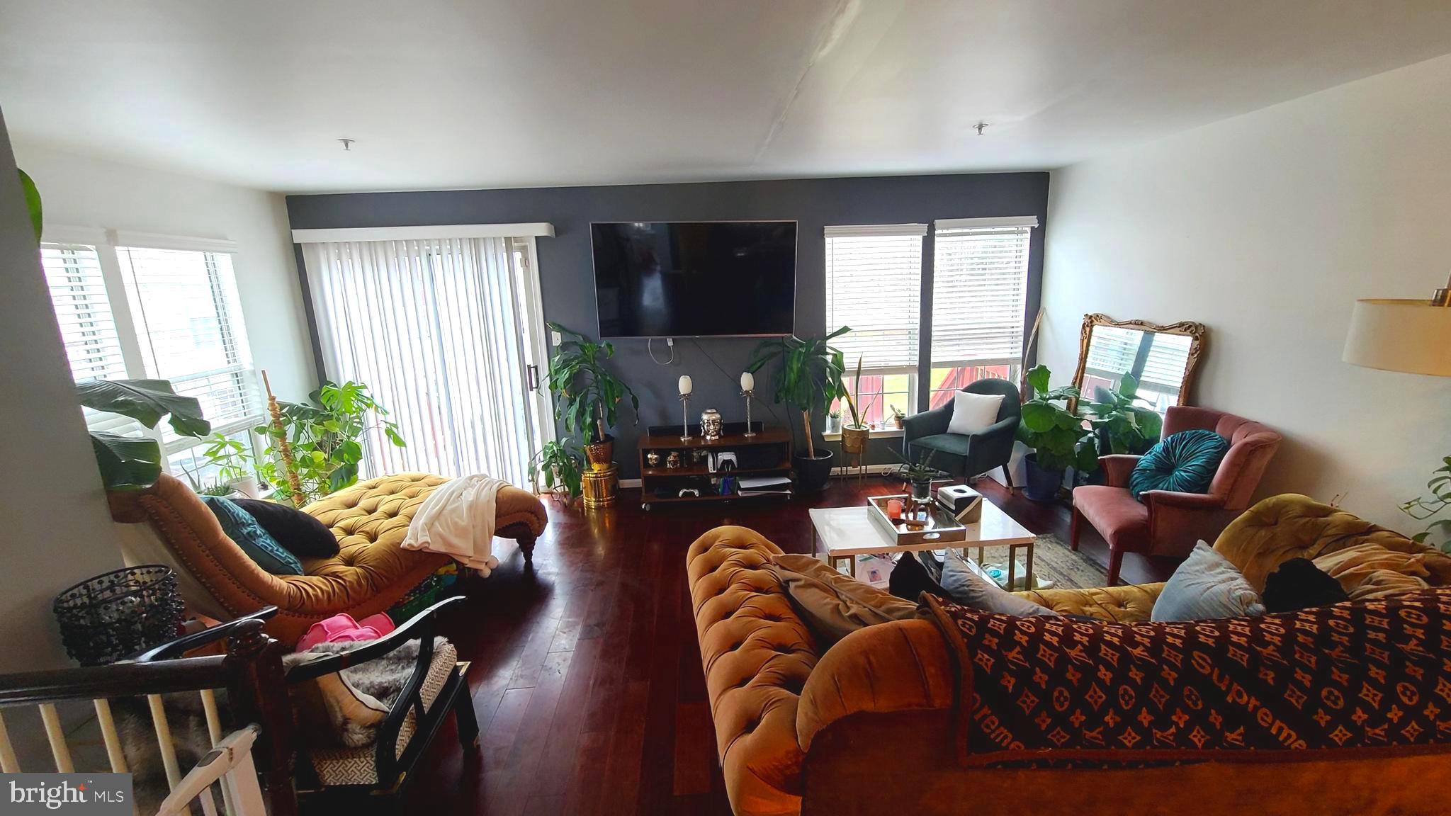 KINGS GRANT - Residential