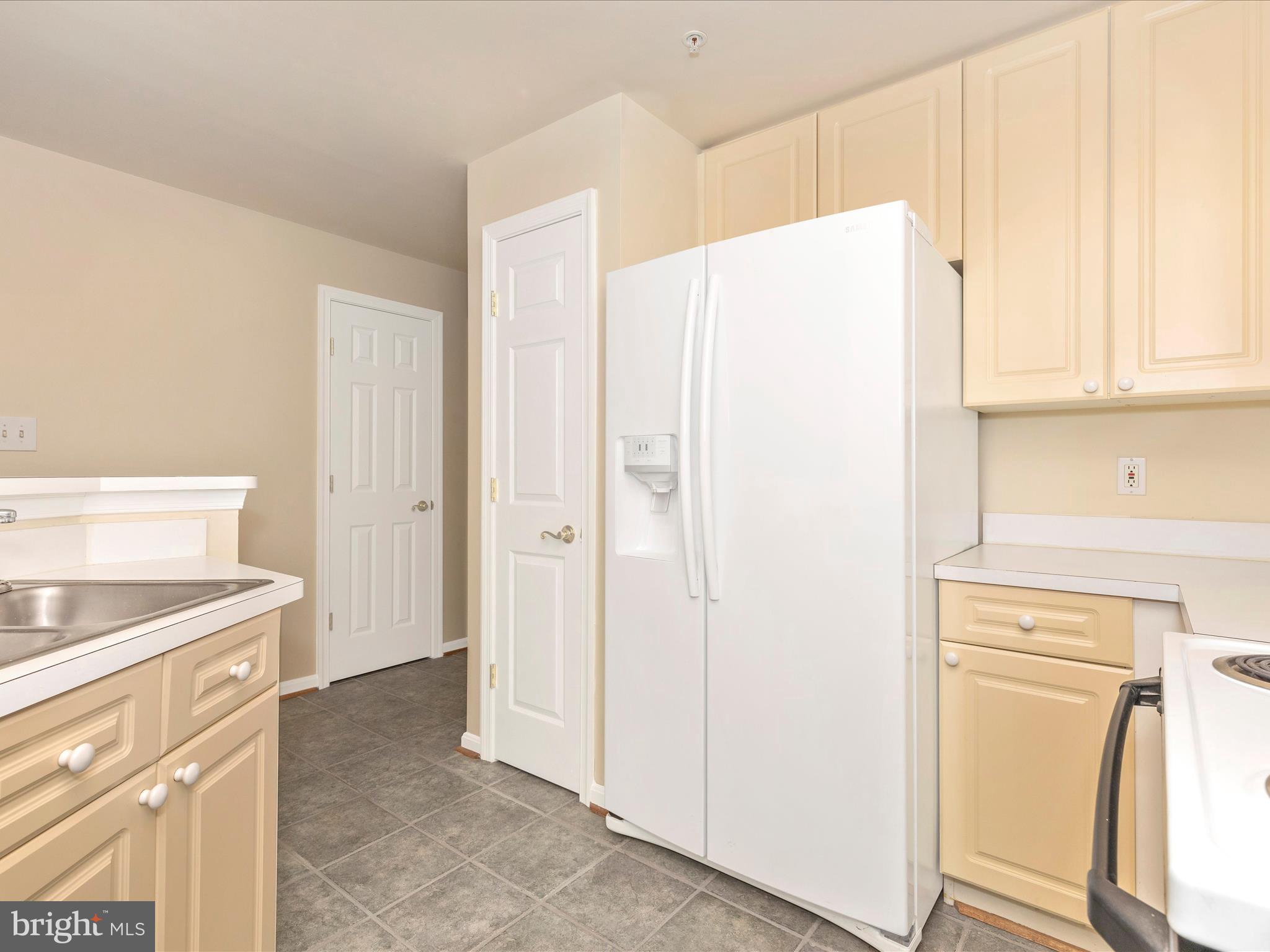 ECHO GLEN - Residential Lease