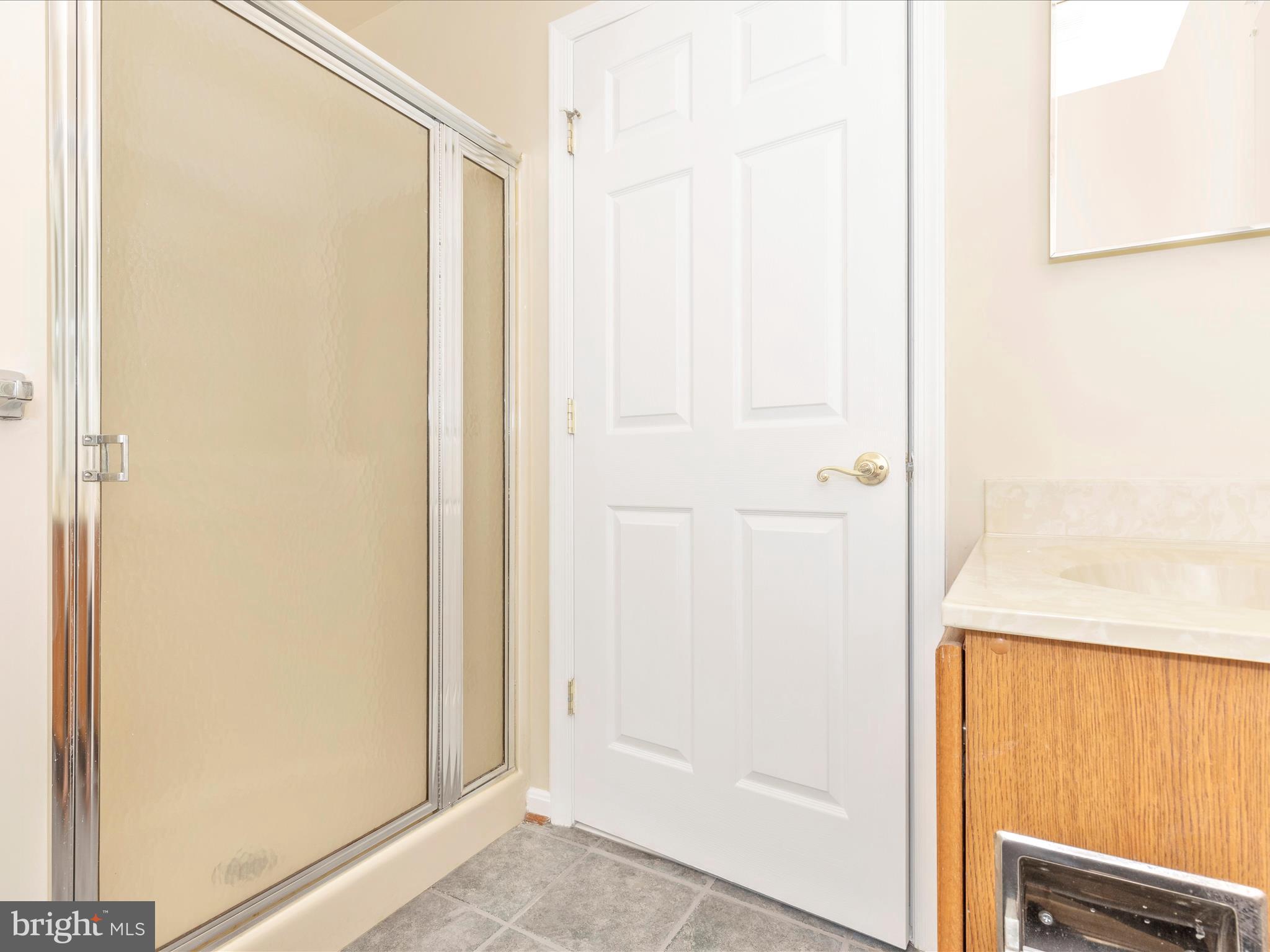 ECHO GLEN - Residential Lease