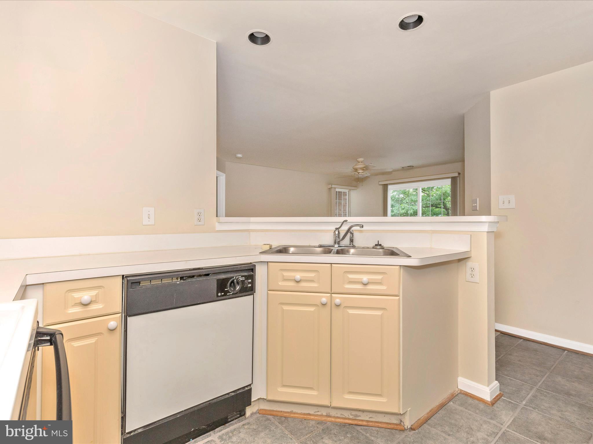 ECHO GLEN - Residential Lease