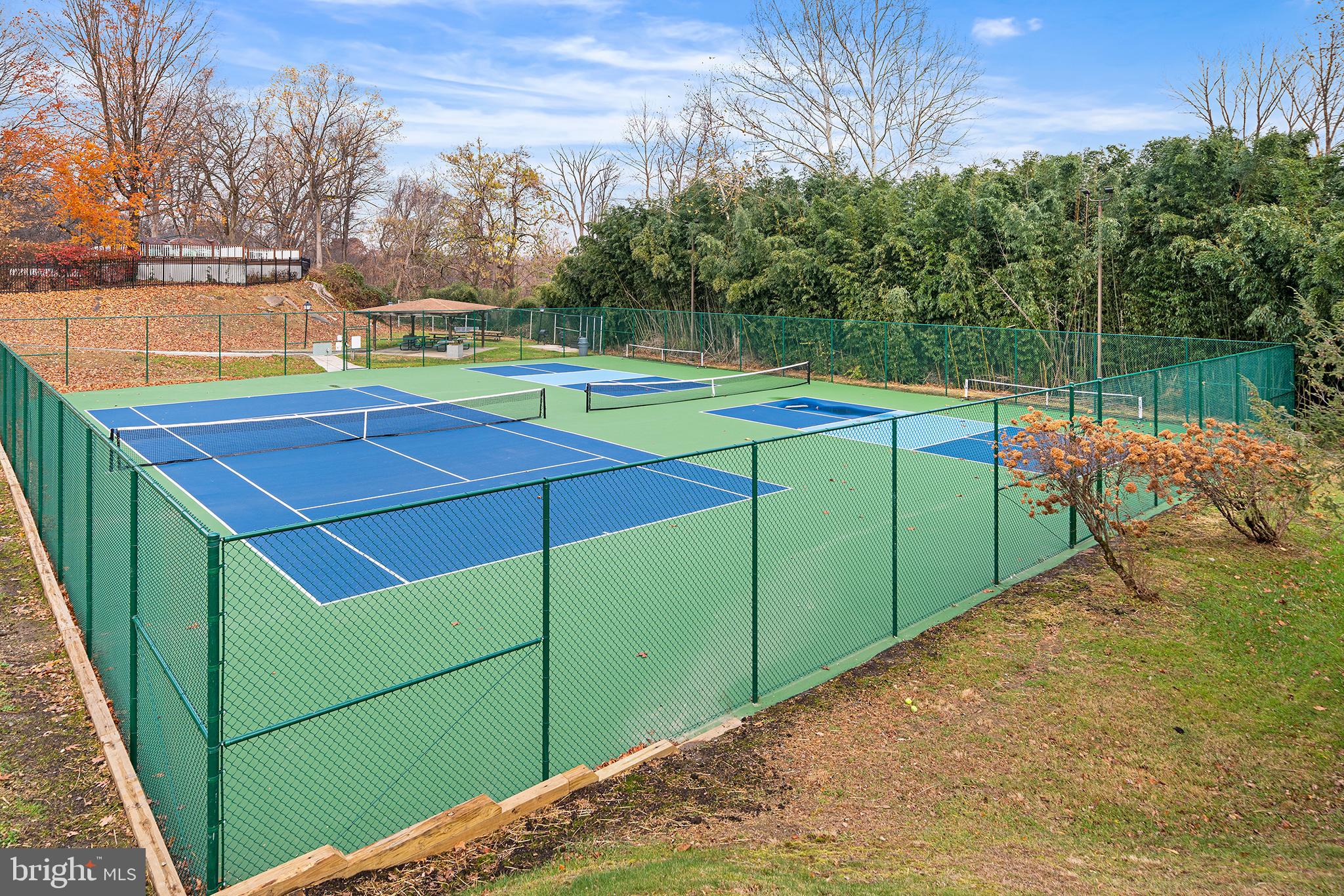 OAK HILL - Residential