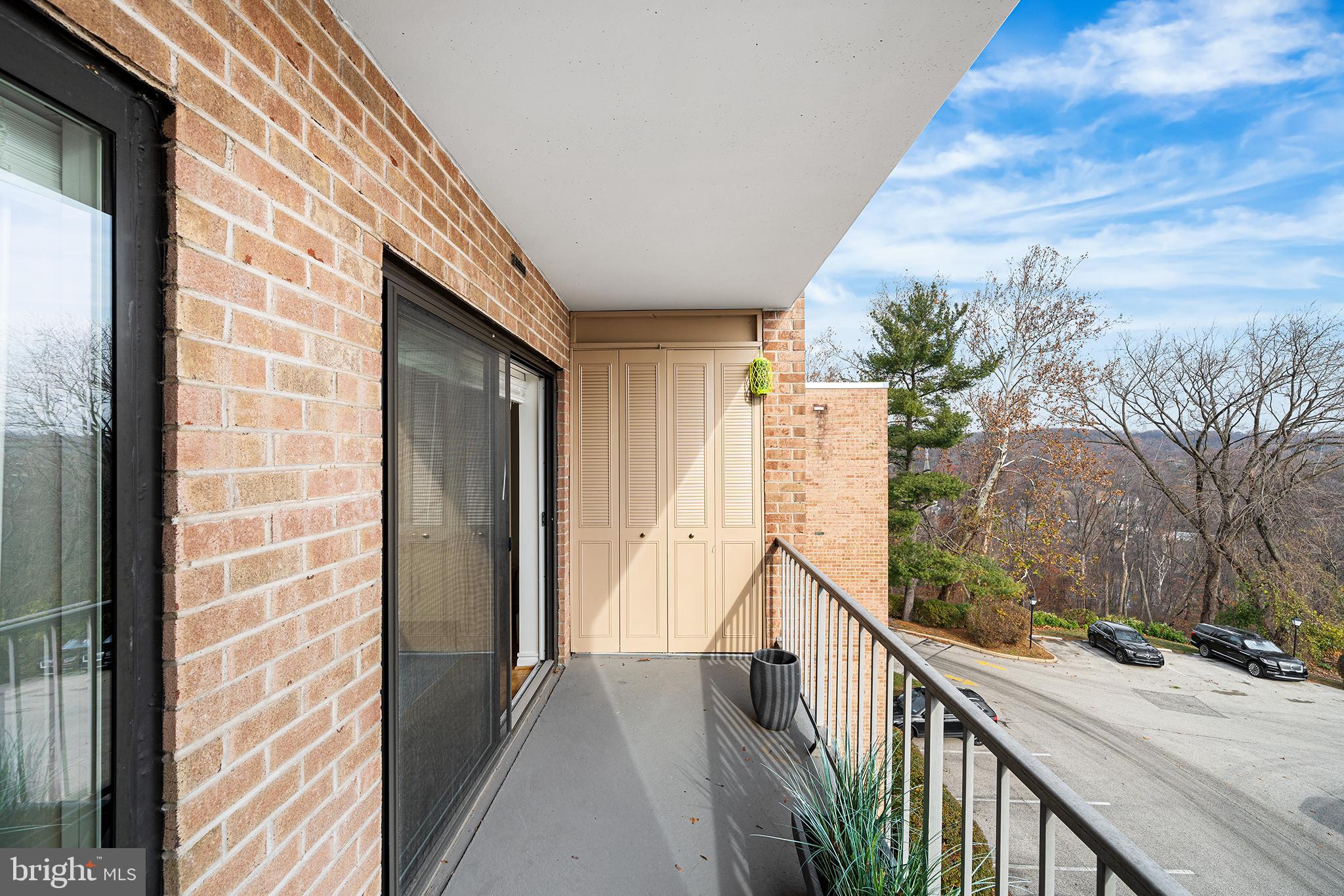 OAK HILL - Residential