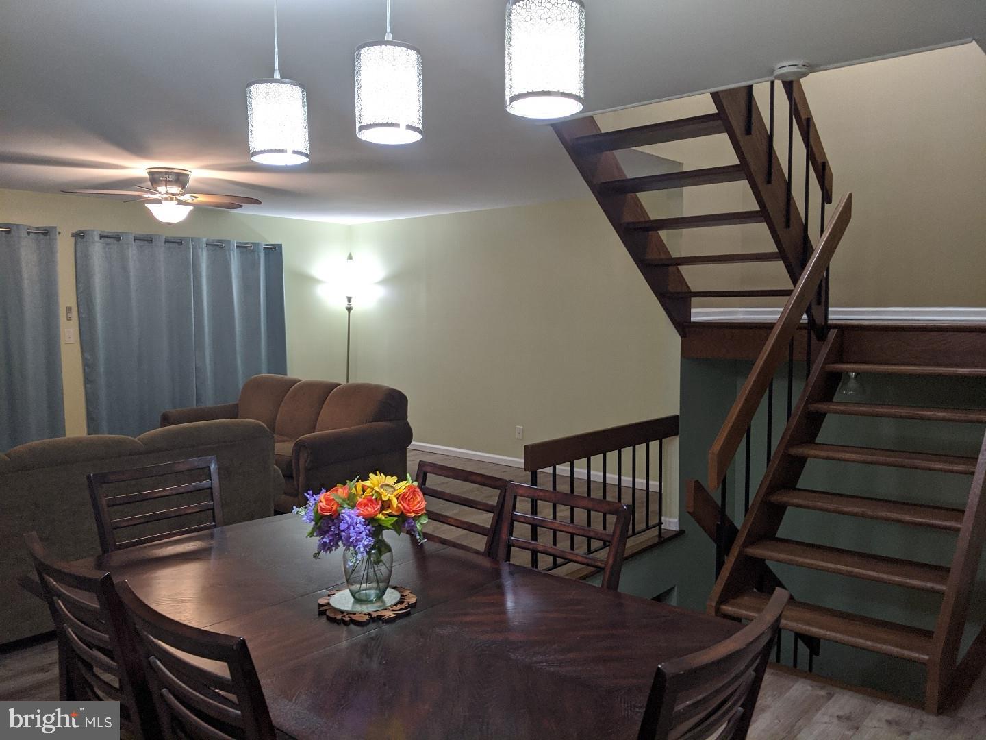 FLYING HILLS - Residential
