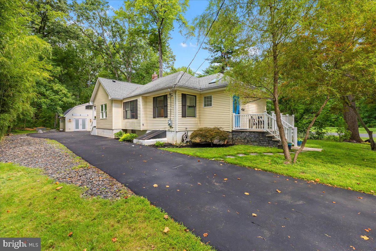 420 MT LUCAS ROAD