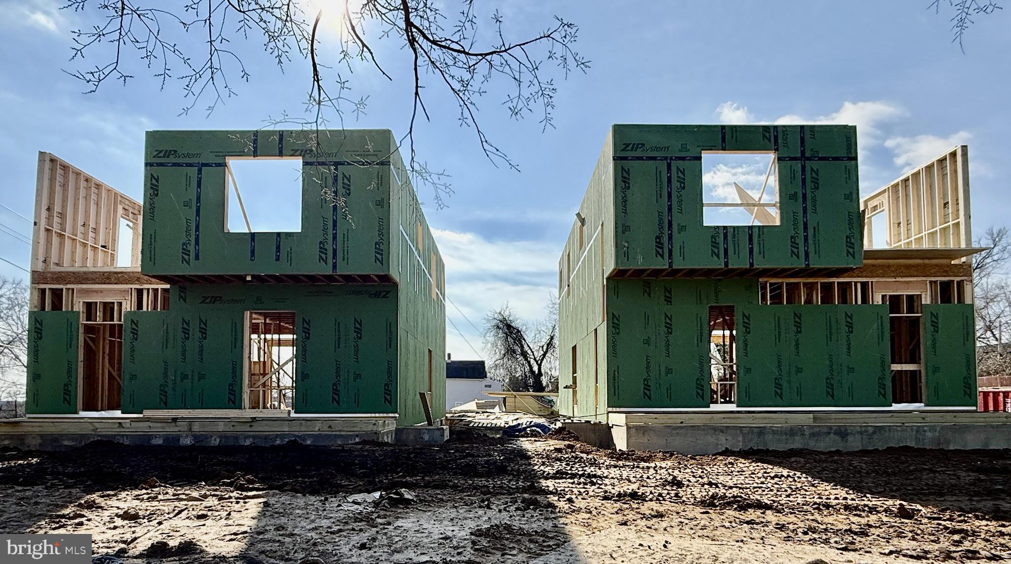 1235 FRANKLIN NE