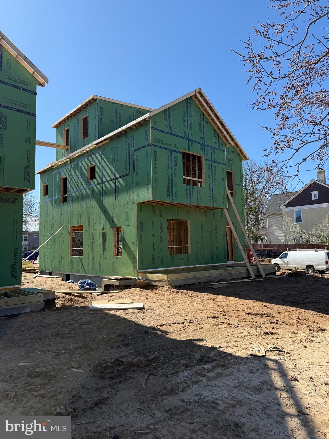 1235 FRANKLIN NE