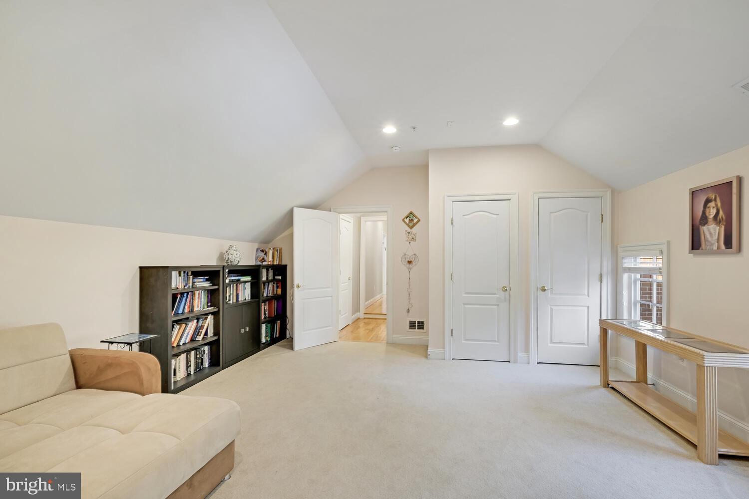 OAKS AT NORTH BETHESDA - Residential