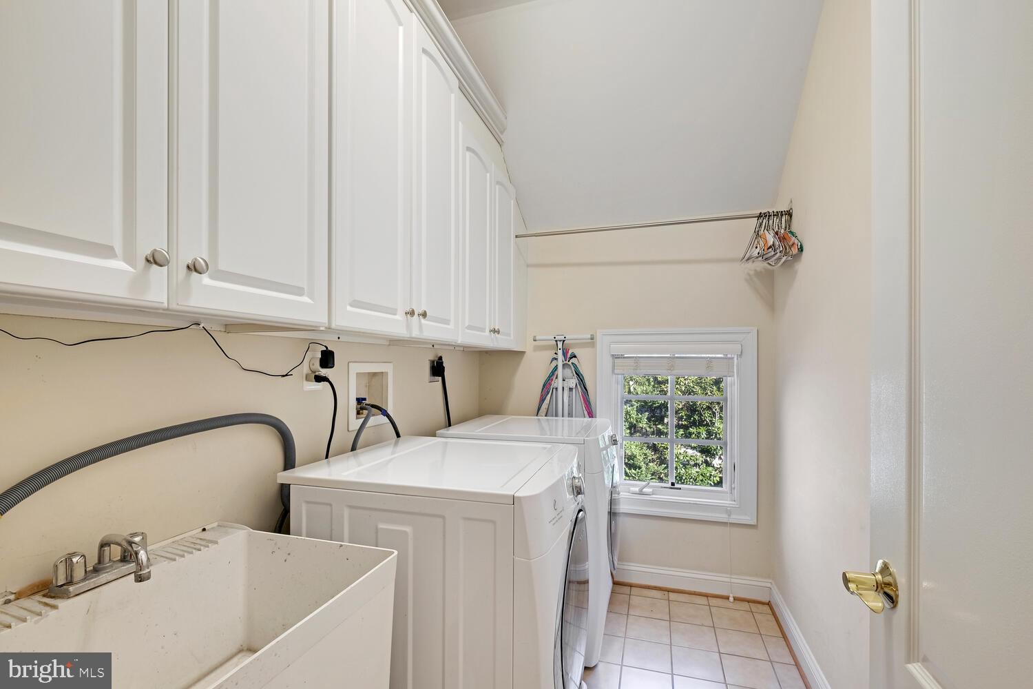 OAKS AT NORTH BETHESDA - Residential