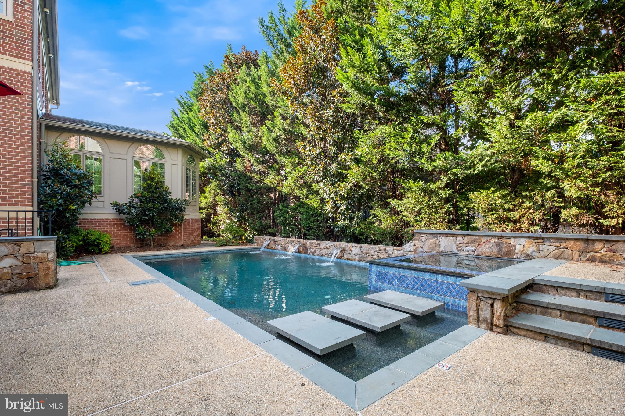 OAKS AT NORTH BETHESDA - Residential