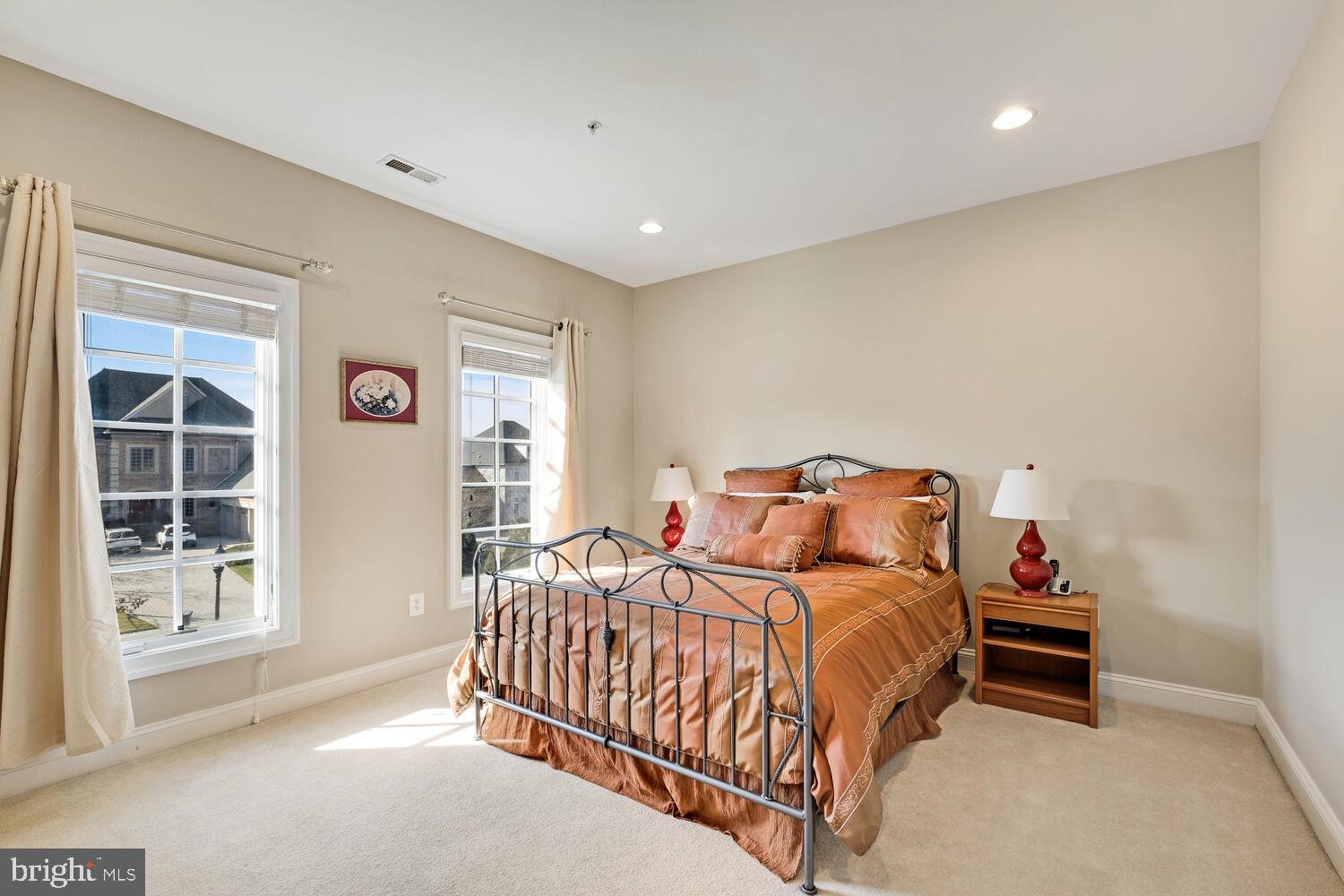 OAKS AT NORTH BETHESDA - Residential